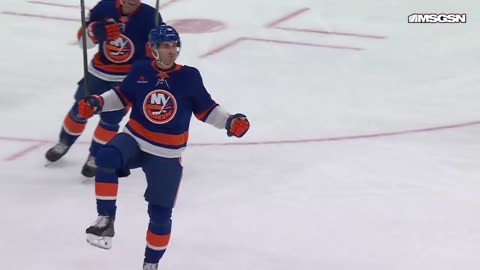 NHL - Yo Pierre! 👀 The @NYIslanders strike