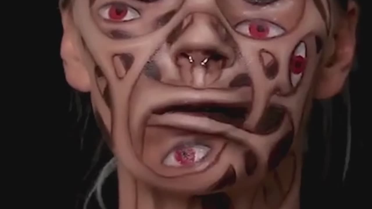 This #halloweenmakeup is awesome!