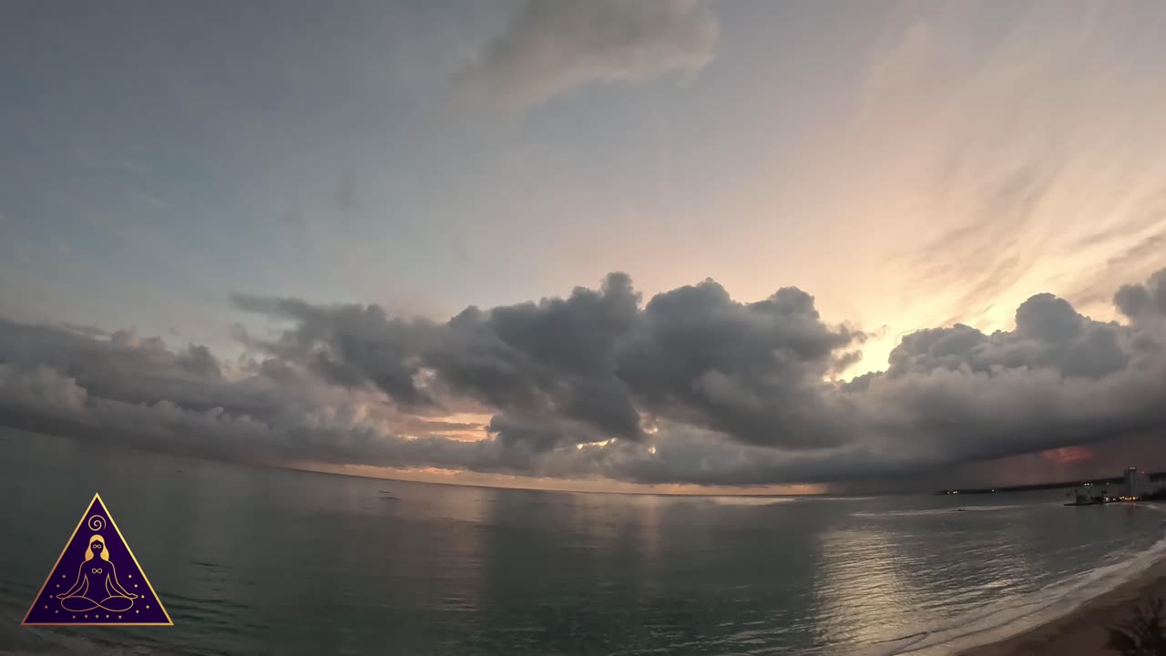 4k Relaxing early morning ocean sunrise | calm waves & cloudy sky
