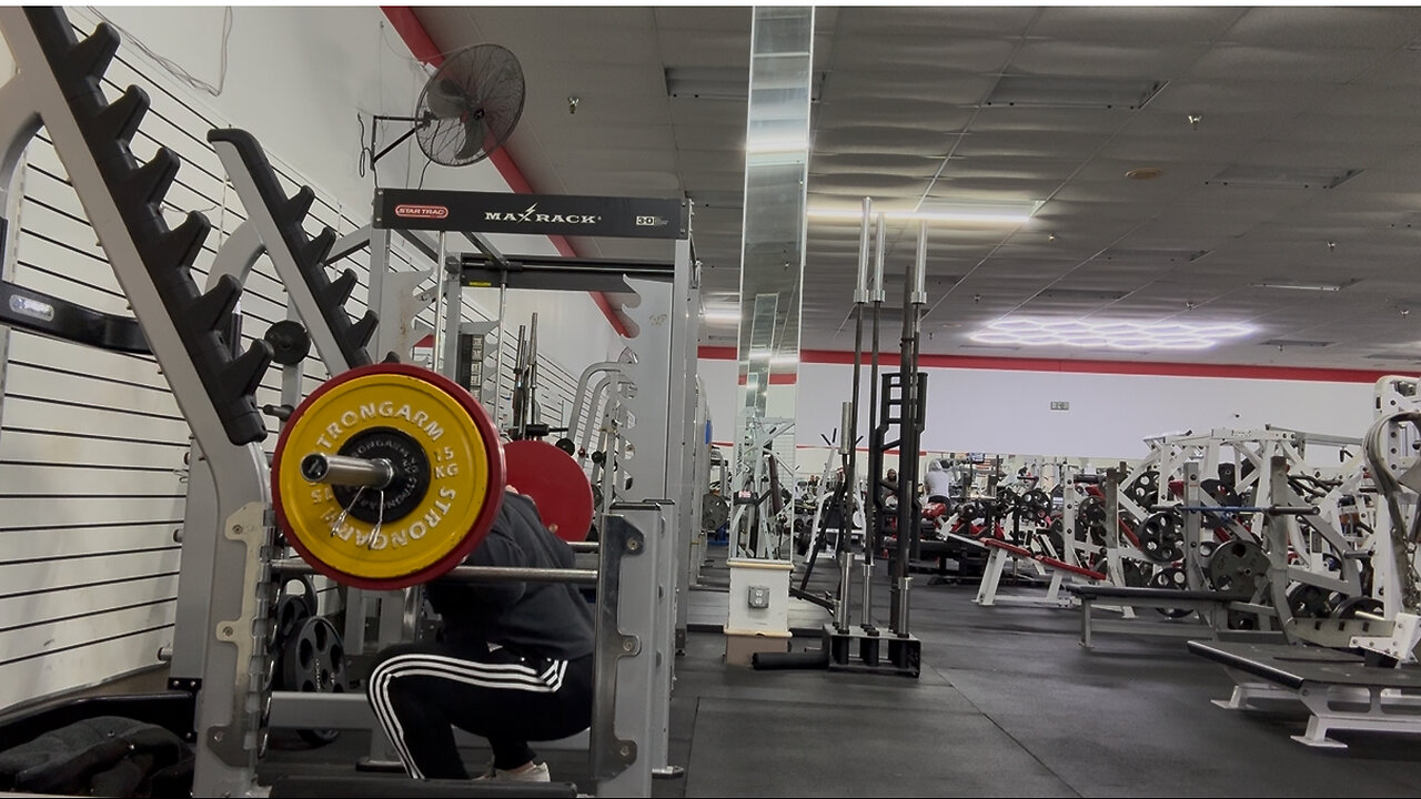 BACK SQUATS 155KG/341LBs for 4 Reps