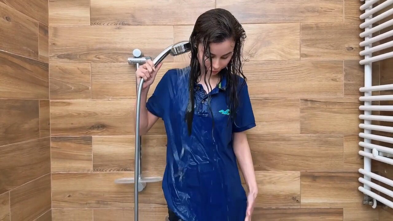 Stunning_multi_layered_wetlook_with__girlfriend(720p)