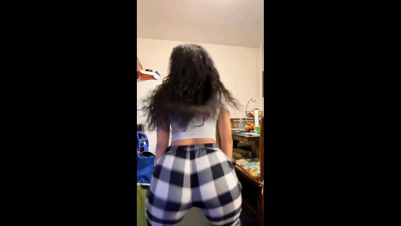 She Go (Summer Version Remix) - iamtheofficialb4