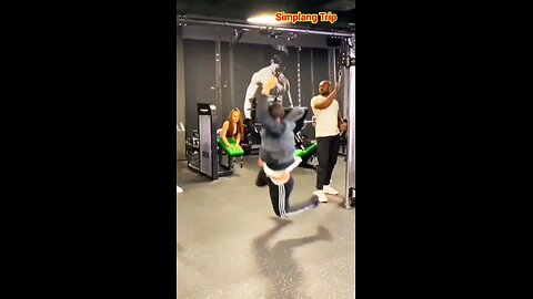 Simplang Trip 107: Falling from pull up bar accidentally became sit ups exercise.