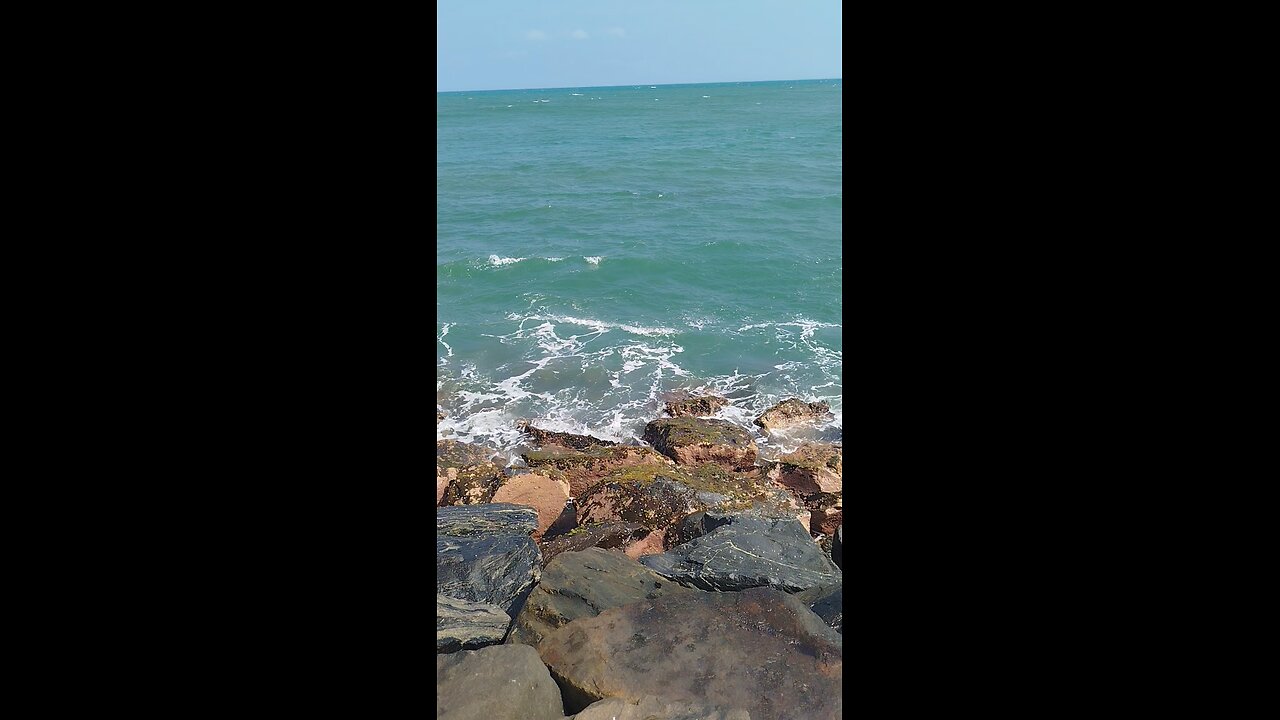 Power of the Sea: Waves Crash