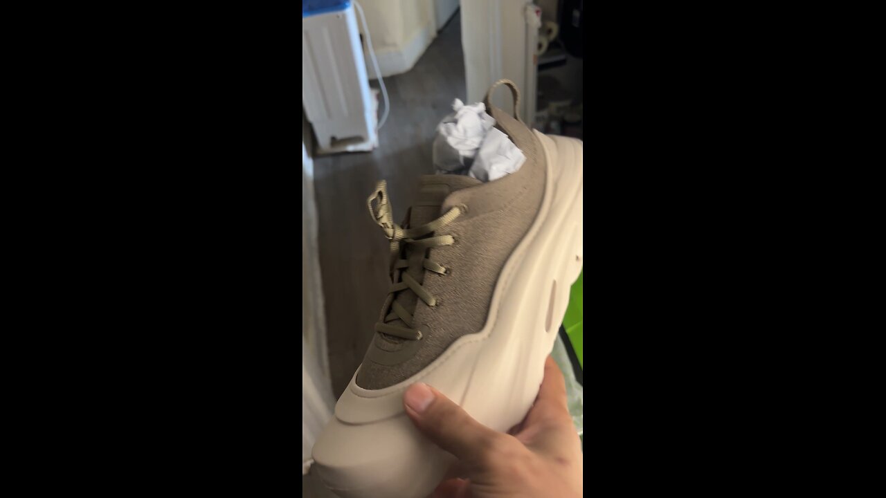 #crocs #echosurge #sneakers #sneakerhead #haul #skincarechannel #fashionhaul #ootd #fashionchannel