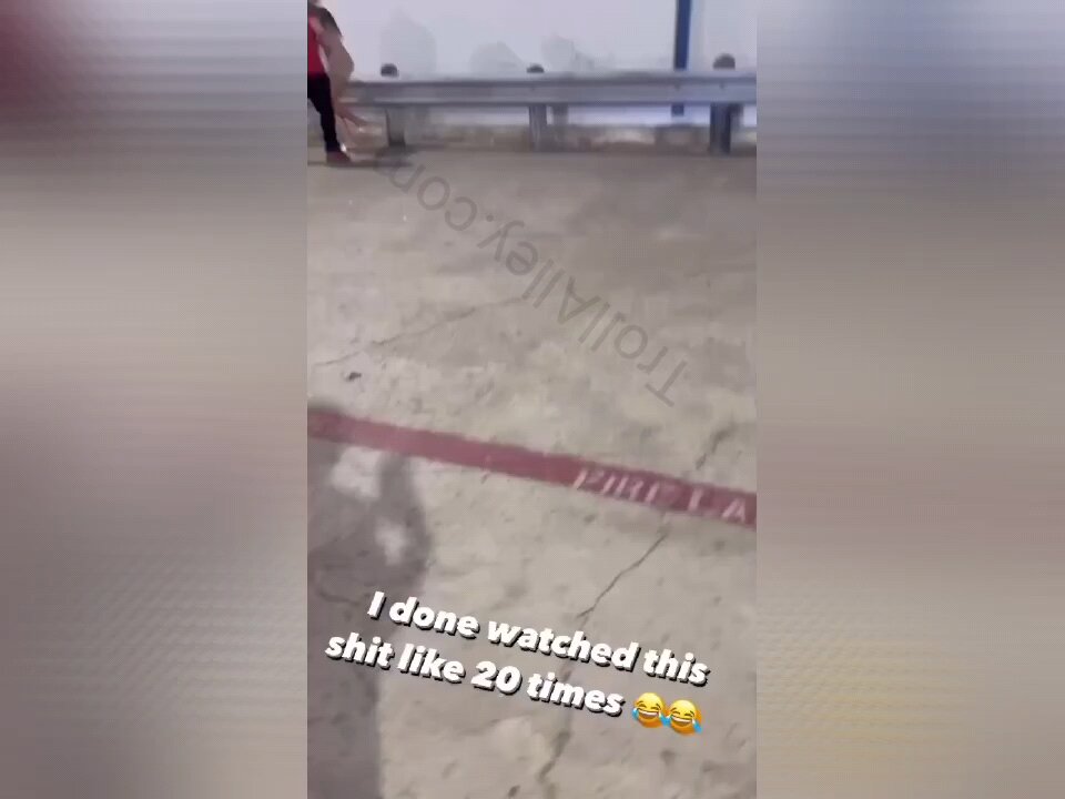 Goofy White Pimp Put This Chick In Her Place But Embarrassed Himself While Running From Security