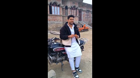 ले बिस्कुट खायेगा