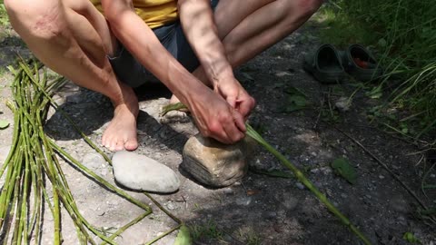 Brennnesselschnur herstellen für dein Feuerbohrer - Schnur aus Naturfasern - Anleitung von A bis Z.