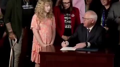 Here is the moment Tim Walz signed a bill to make Minnesota a ＂trans refuge state＂