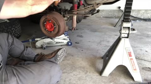 Jeep XJ 3.5 Procomp Leaf Springs Install || Jeep Footage