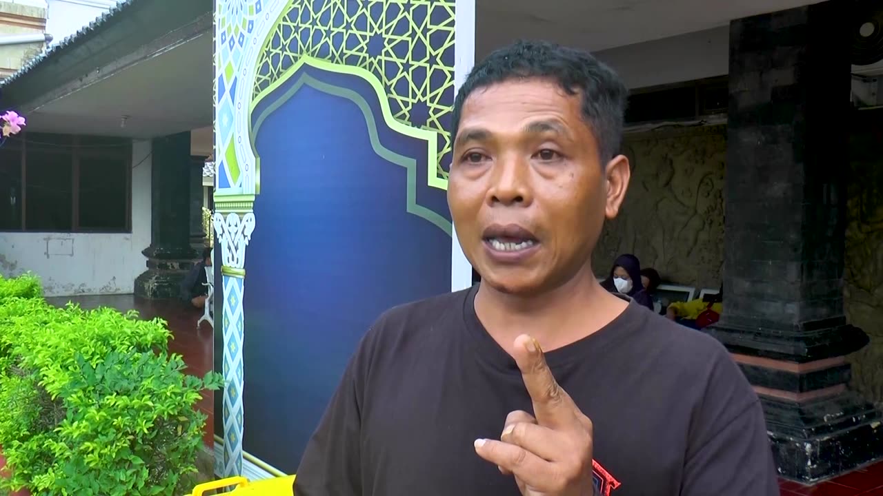 Indonesia suspends search for 30 missing after ferry sinks near Bali