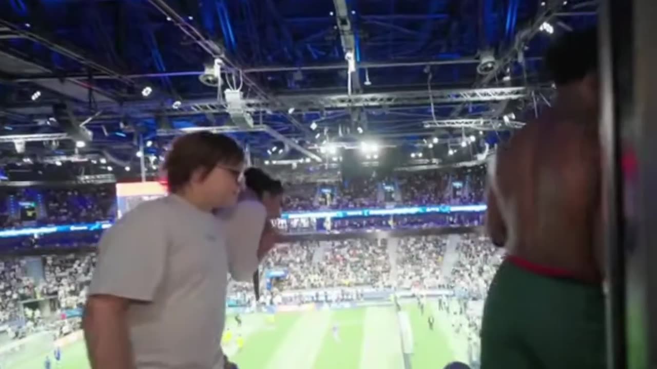 Youtuberi i famshëm nxjerr e gjen Edi Ramën në Mynih për finalen e Champions Leagues