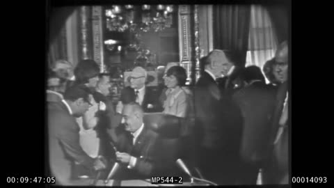 President Lyndon B. Johnson signs the Voting Rights Bill, 8 6 1965, MP544