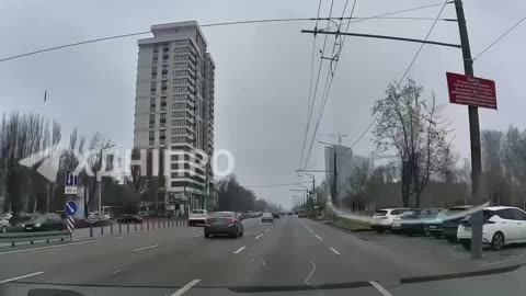 Drivers on the approach to Dnipro see Russian Iskander missiles hitting houses