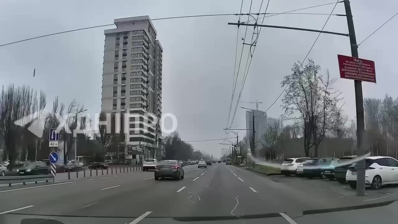 Drivers on the approach to Dnipro see Russian Iskander missiles hitting houses