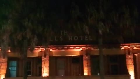 Thoughts on possible comms in Long Live the Keg ad from near Bells Hotel, Sydney