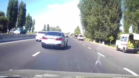 "Out-of-Control Car Rams Into People on Highway – Terrifying Crash!"