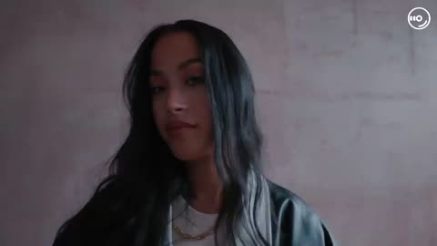 Jazzy - Giving Me (Official Visualiser)