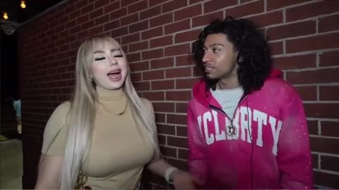 Married Woman With 4 Kids Lies About Being Single to Flirt With Young Man