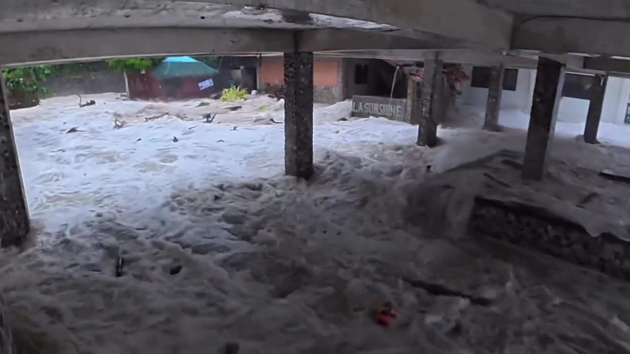 Storm Surge in Super Typhoon Uwan