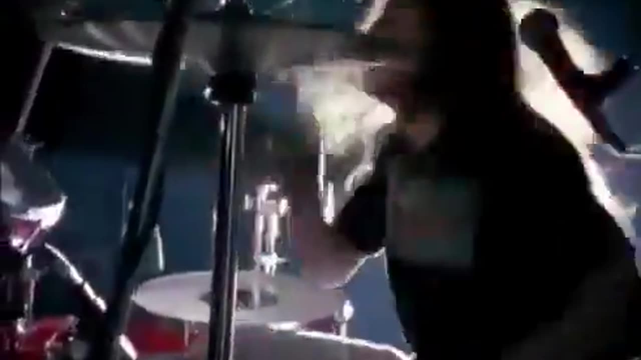 Nirvana performing "Aneurysm" Live At The Paramount, Seattle (1991)