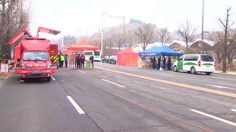 Motorcyclist found dead near massive sinkhole in Seoul