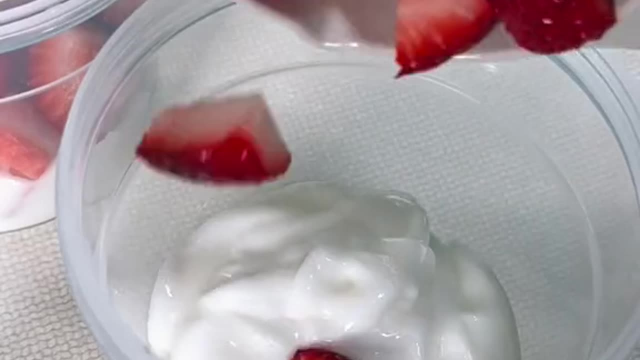 🍓🥣 Yogurt Parfait 🥣🍓