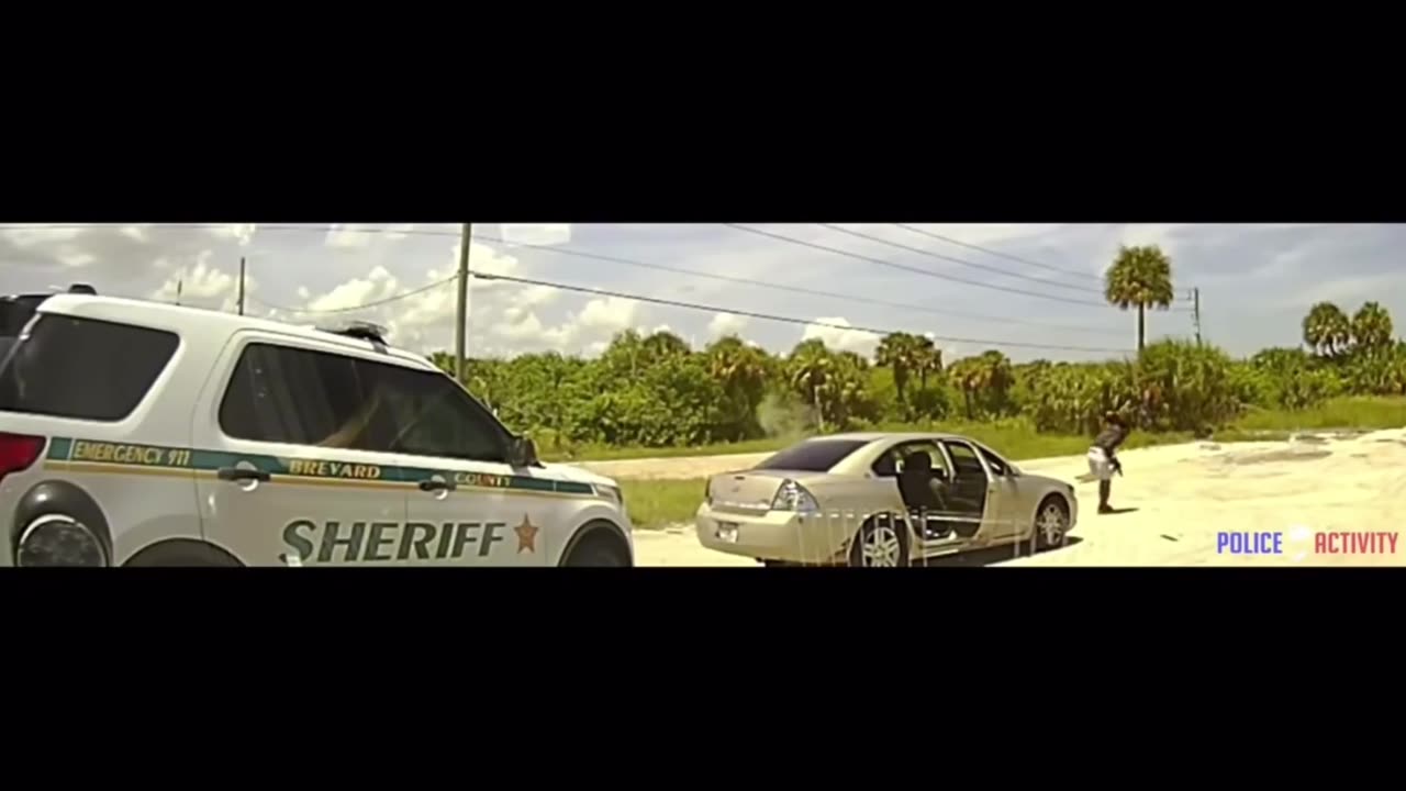 Thugs open fire on police during traffic stop