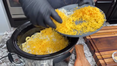 Slow Cooked, Ultra Creamy Mac and Cheese Made Easy