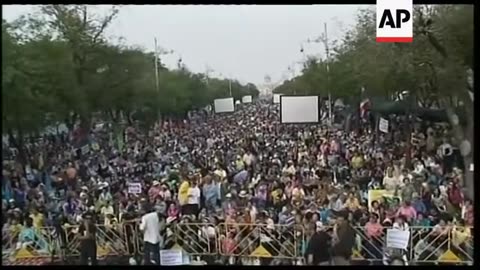 Yellow shirts rally over land dispute
