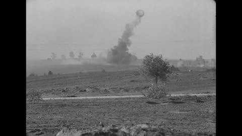 21cm Morser 18 heavy howitzers engaging targets on the Stalin Line in July 1941
