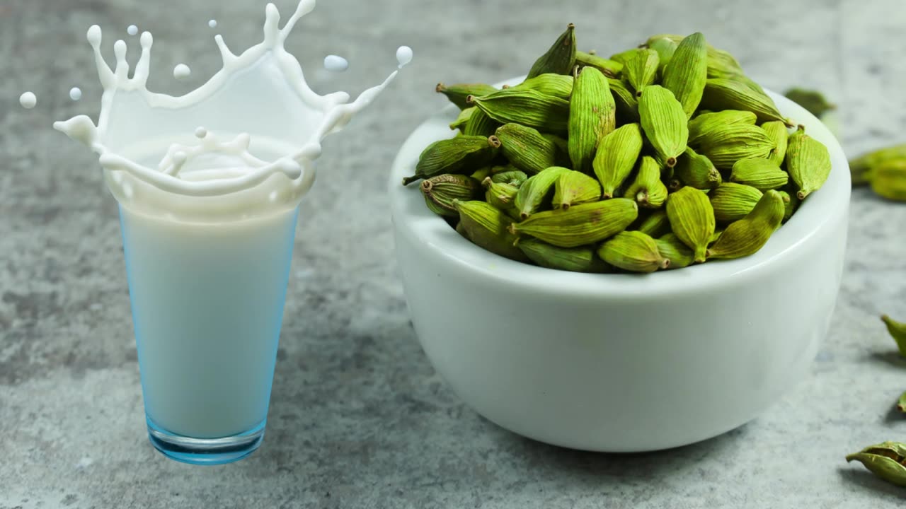 इलायची वाला दूध पीने के फायदे #short #health #viarl #trending #fact