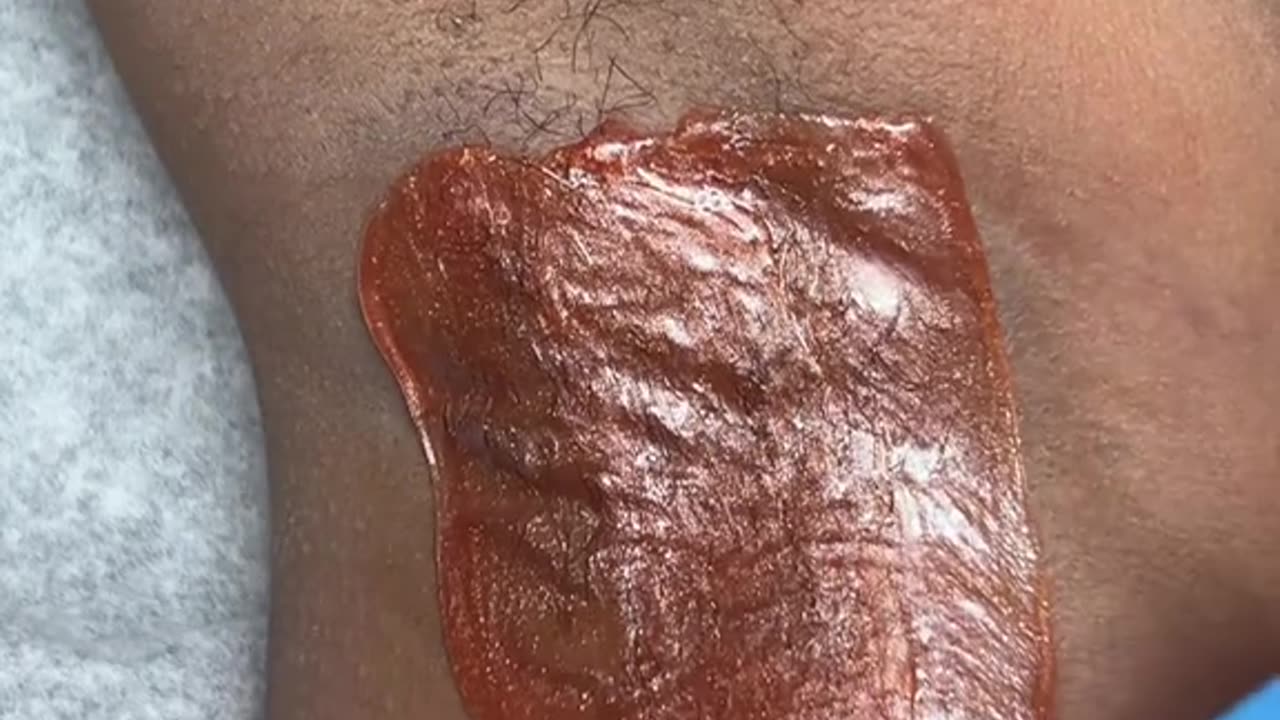@waxingqueenadventures Underarm Waxing with Sexy Smooth Sapphire + Tangerine Tease Hard Wax Demo