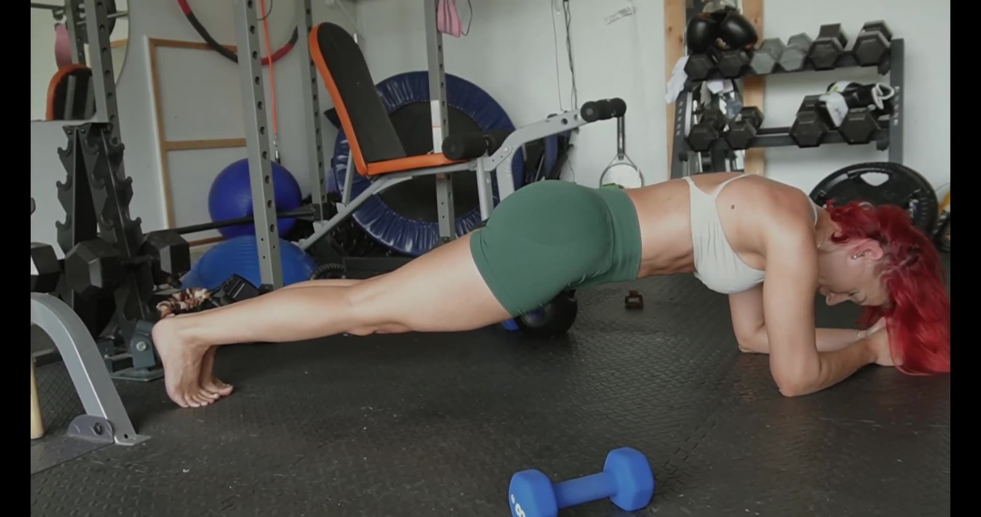 Abs + Upper Back Setting New Goals