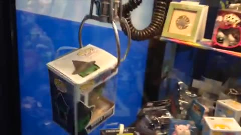 Winning 3 New Circus Hello Kittys! Crazy Pop Figure Win! Plus More!