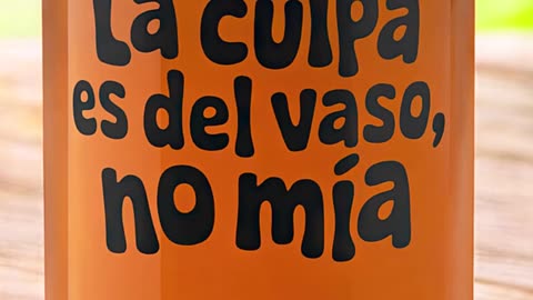 ¿Alguna vez la culpa fue del vaso? ¡Este vaso tiene la respuesta! #CulpaDelVaso #VasoDivertido