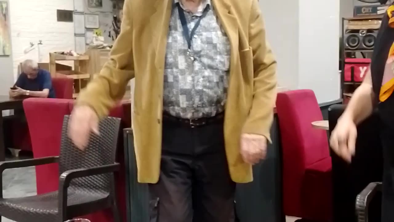 Super Aunt Ayşe