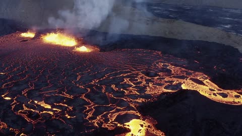HIKE TO AN ACTIVE VOLCANO in ICELAND