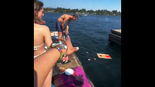 Negaron ayuda a una niña que pudo ahogarse en un lago