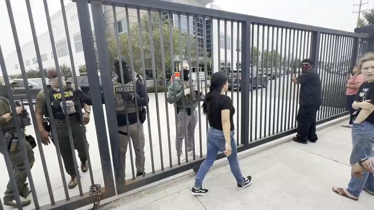 ICE operation today as they executed a judicial warrant