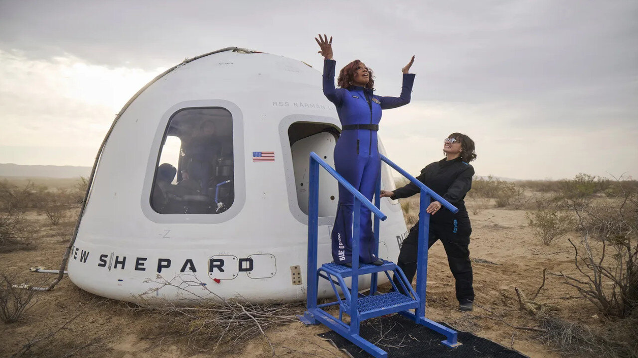 More Left Hand Deception - Did They Really Go Up There In Bezos Capsule?