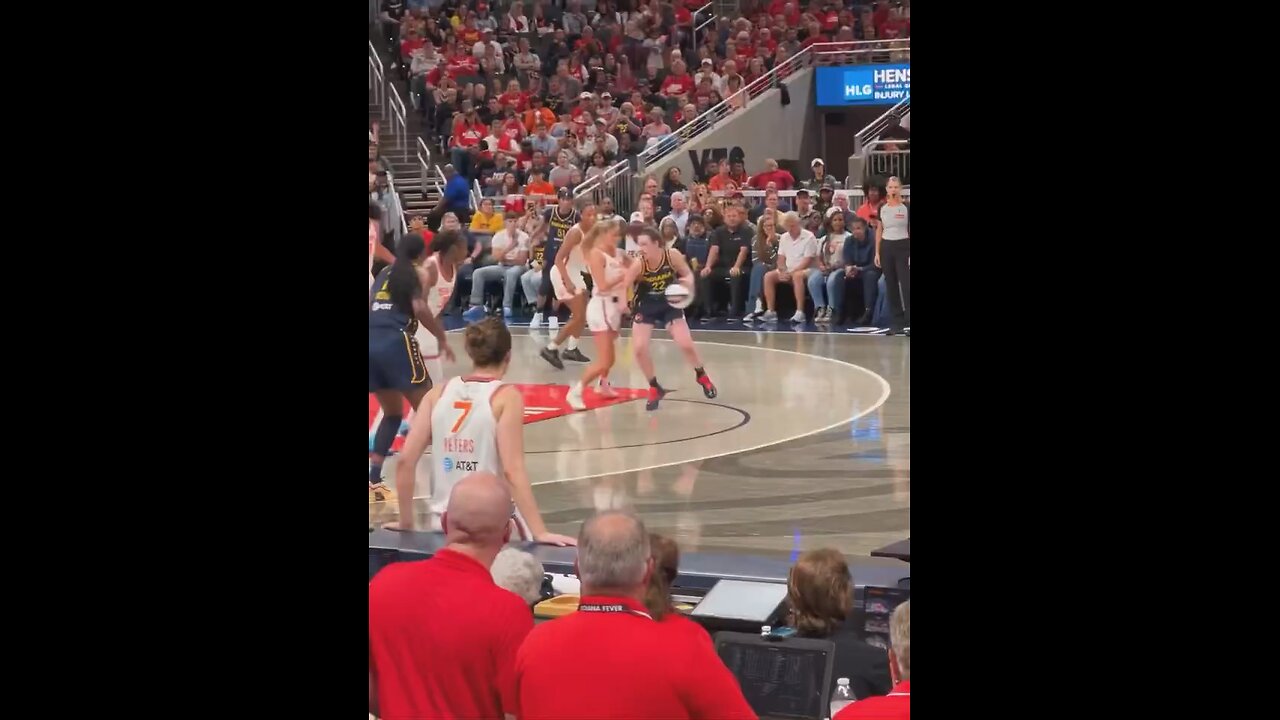 WNBA players are not a fan of Caitlin Clark😂👀