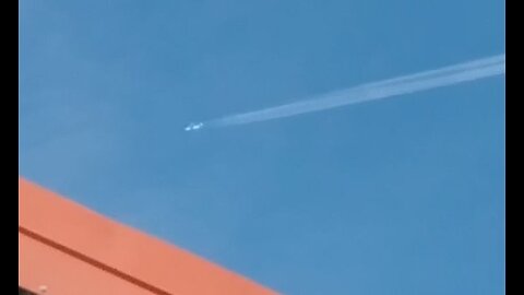 Proof of low flying chemtrail spraying !