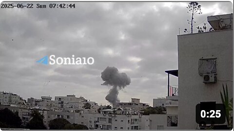 🇮🇱/🇮🇷 UPDATE : Moment when an Israeli interceptor missile malfunctioned and 360’d in Haifa