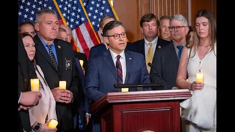 Speaker Johnson hosts candlelight vigil to honor fallen police officers