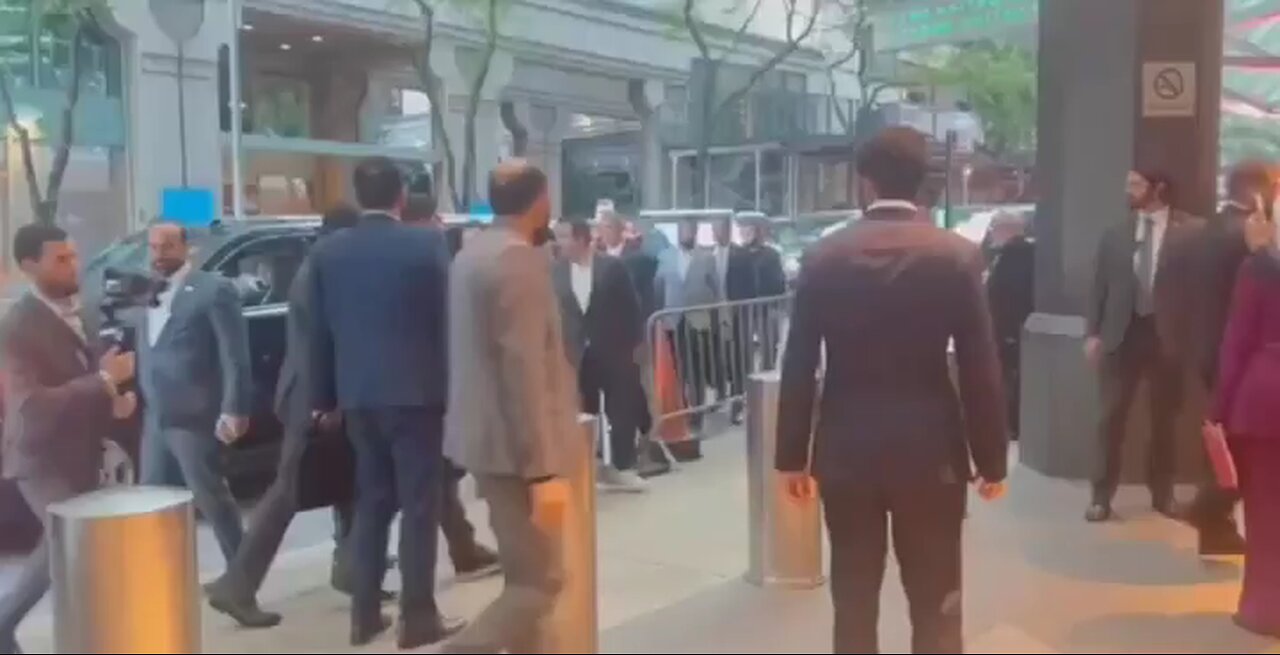 🇸🇾🇺🇸🇺🇳 Syrian President Ahmad al-Sharaa arrived in New York to take part in the