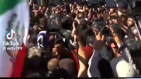 Tijuana locals protest immigration, surround camps with “stop the invasion” signs