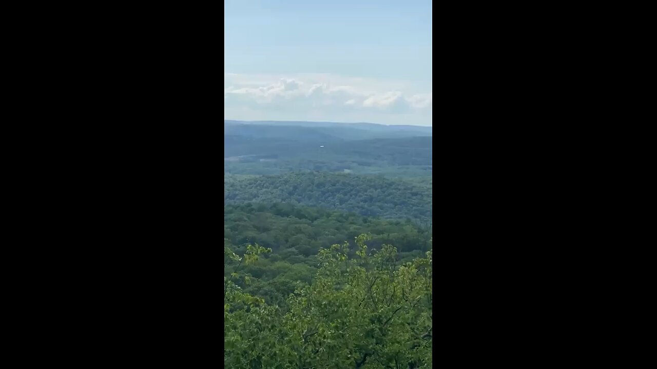 UFO caught on camera 😱🛸