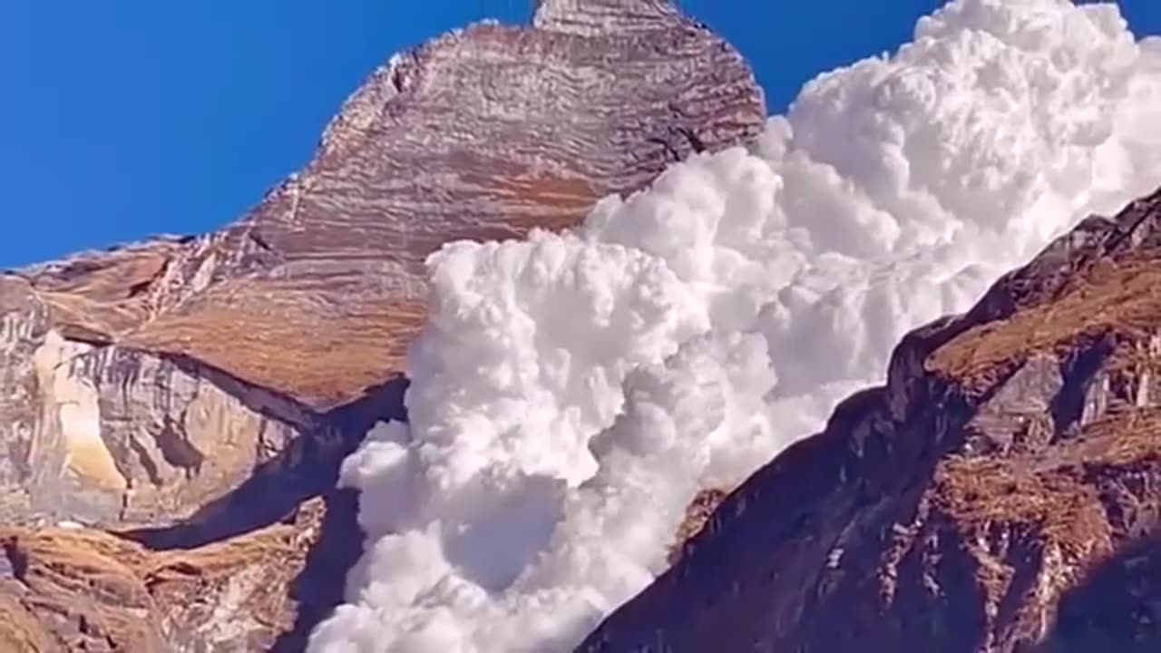 🤯🌫️ The First Ever Cloud Avalanche Was Documented by a Mountaineer! | FeedMyCuriosity