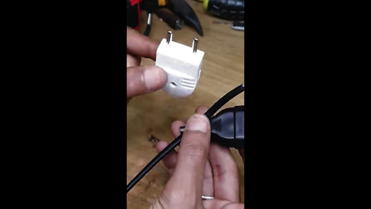 I Learned This Trick from a Skilled Electrician – Genius Electrical Hack!